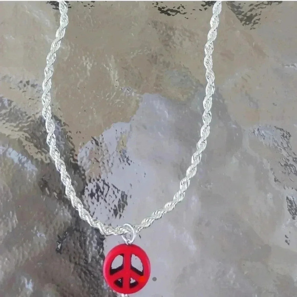 PEACE charm with .925 silver rope chain..NWT..we bundle..enjoy..red - Picture 2 of 3